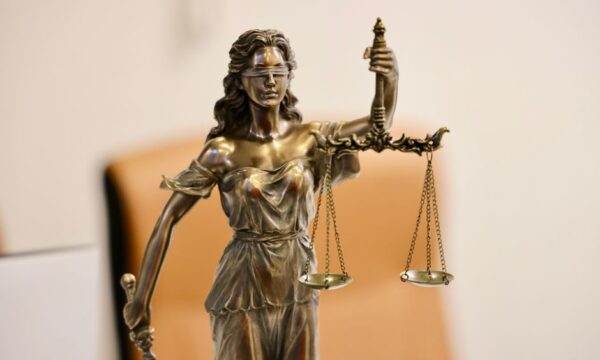 귀하의 사건에 가장 적합한 법률 회사를 선택하는 방법